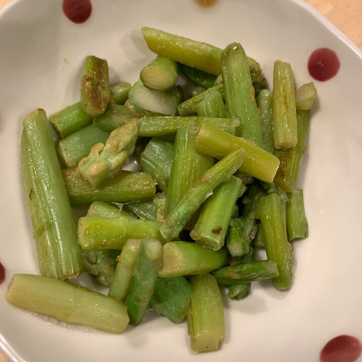 アスパラガスのバター醤油炒め